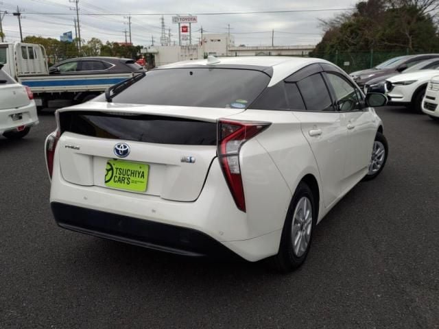 TOYOTA PRIUS 2018