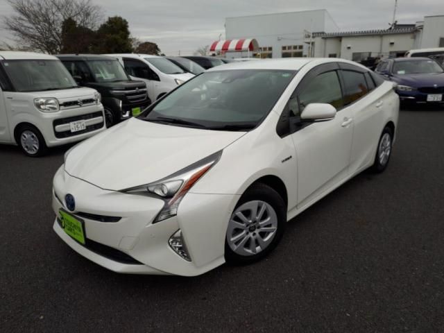 TOYOTA PRIUS 2018