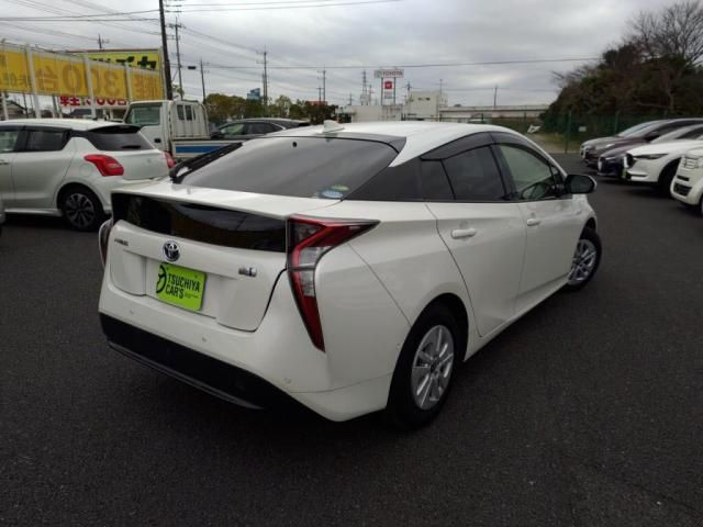 TOYOTA PRIUS 2018