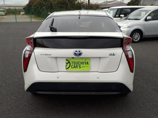 TOYOTA PRIUS 2018