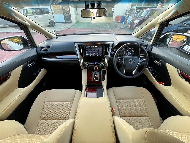 TOYOTA ALPHARD hybrid 4WD 2017