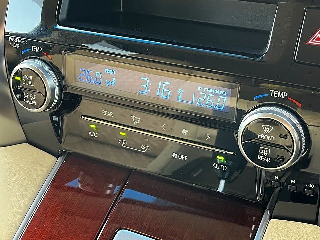 TOYOTA ALPHARD hybrid 4WD 2017