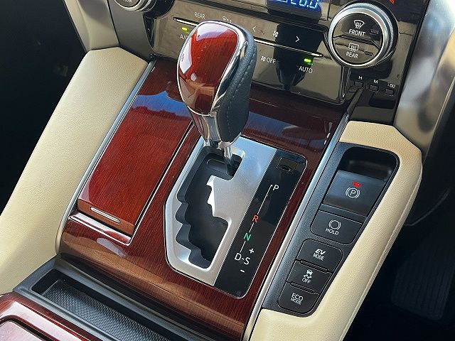 TOYOTA ALPHARD hybrid 4WD 2017