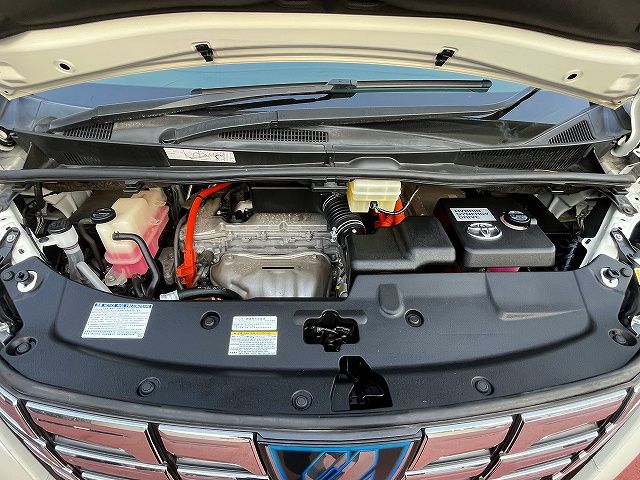 TOYOTA ALPHARD hybrid 4WD 2017