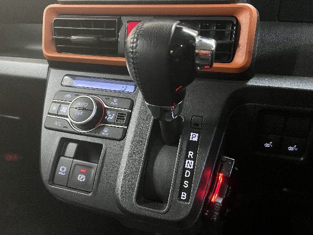 DAIHATSU TANTO FAN CROSS 2023