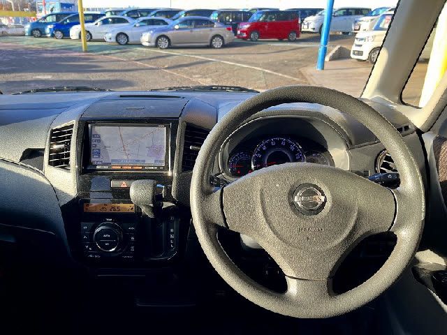 NISSAN ROOX 2010