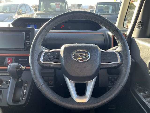 DAIHATSU TANTO FAN CROSS 2023