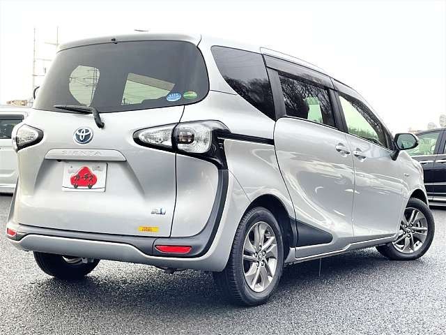 TOYOTA SIENTA HYBRID 2016