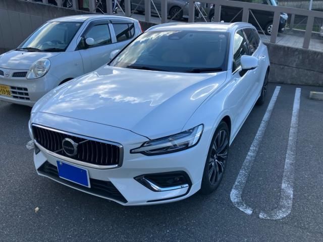 VOLVO VOLVO V60 2023