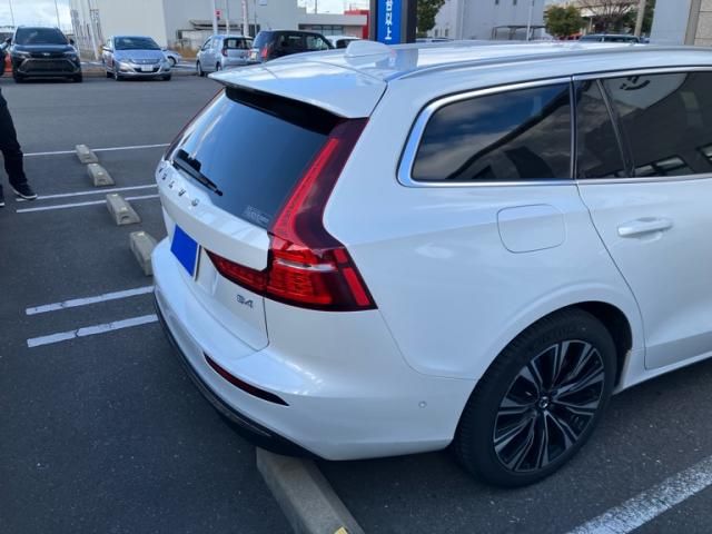 VOLVO VOLVO V60 2023