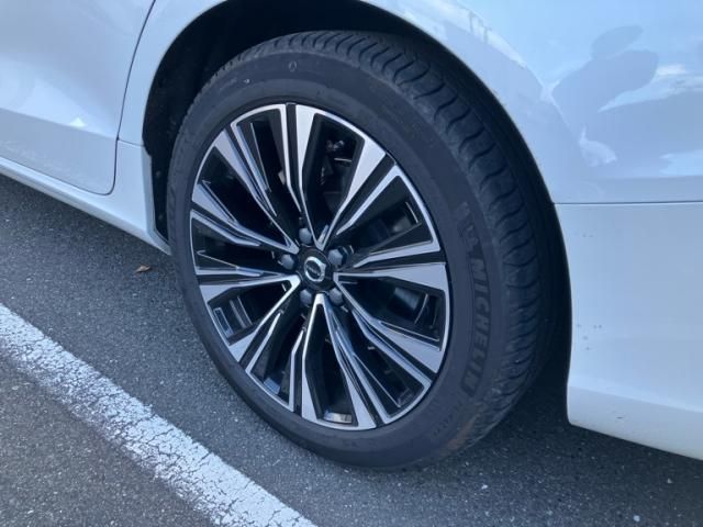 VOLVO VOLVO V60 2023