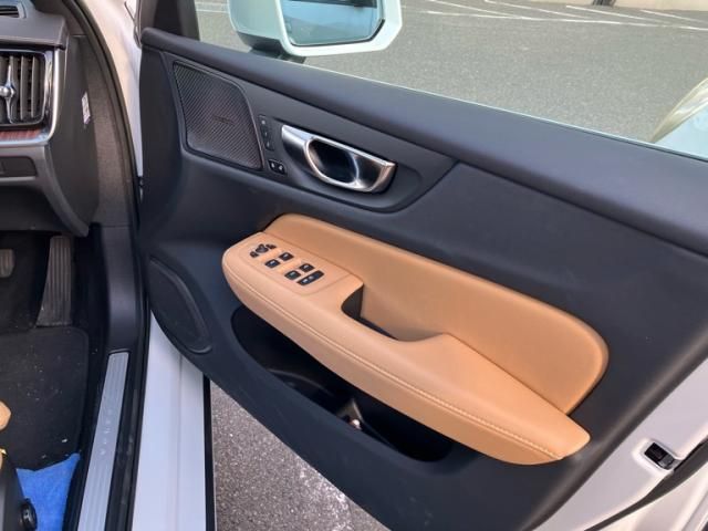 VOLVO VOLVO V60 2023