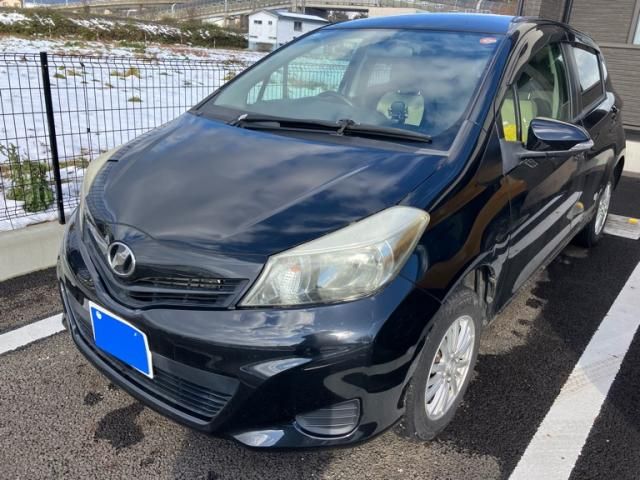 TOYOTA VITZ  4WD 2012