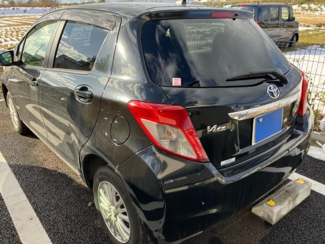 TOYOTA VITZ  4WD 2012