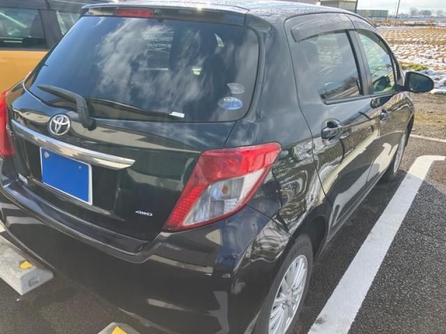 TOYOTA VITZ  4WD 2012