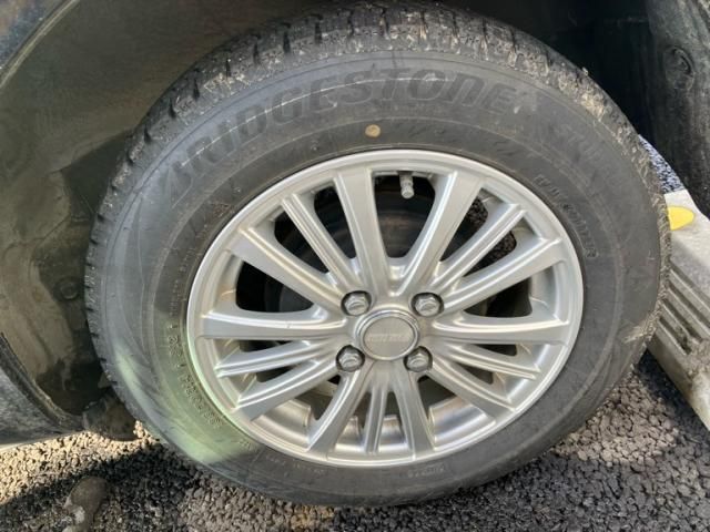 TOYOTA VITZ  4WD 2012