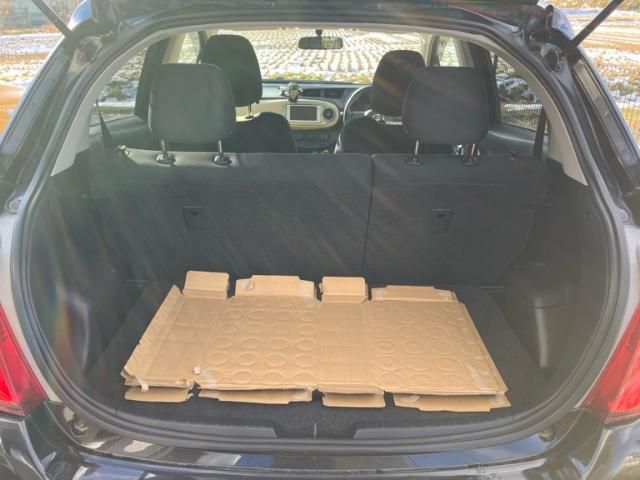 TOYOTA VITZ  4WD 2012