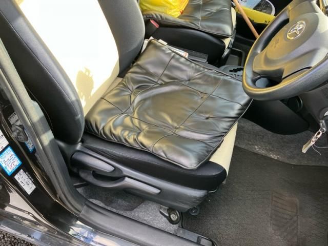 TOYOTA VITZ  4WD 2012