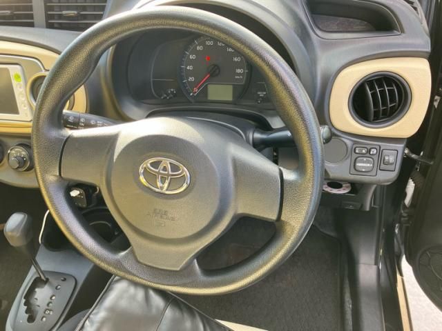 TOYOTA VITZ  4WD 2012