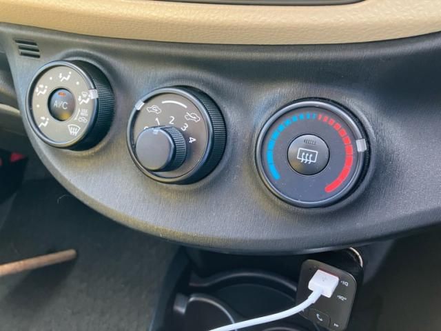 TOYOTA VITZ  4WD 2012