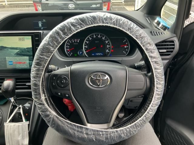 TOYOTA VOXY 2016