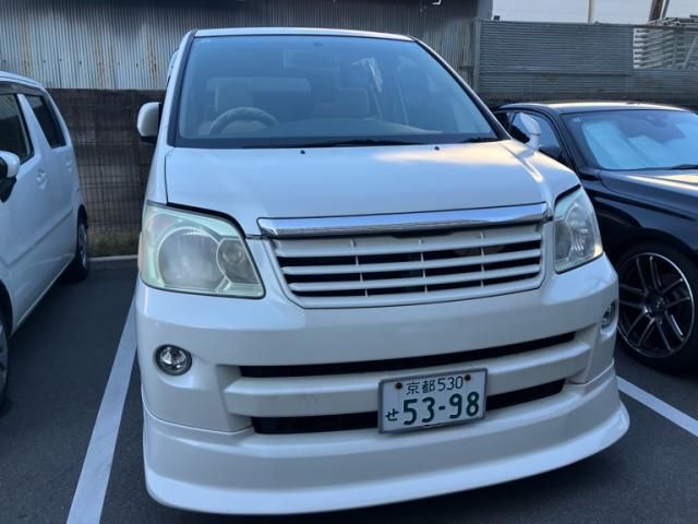 TOYOTA NOAH 2005 