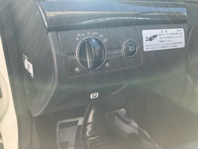 MERCEDES BENZ MERCEDES BENZ E class sedan 2004