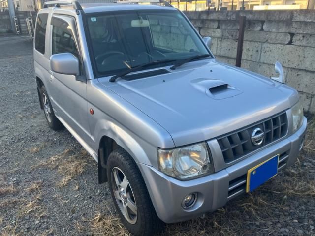 NISSAN KIX 4WD 2011