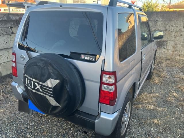 NISSAN KIX 4WD 2011
