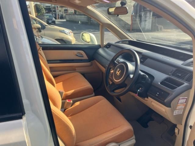 HONDA STEPWAGON 4WD 2005