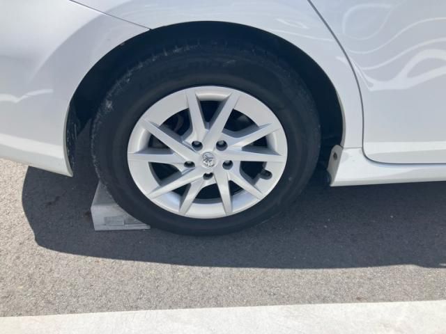 TOYOTA PRIUS Alpha 2013