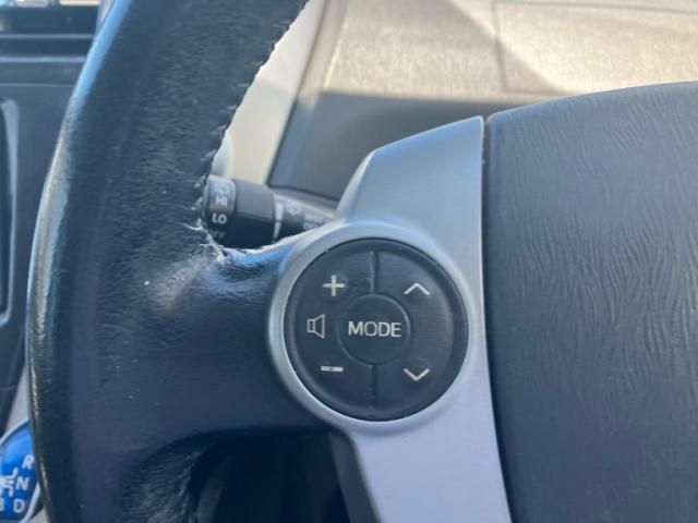 TOYOTA PRIUS Alpha 2013