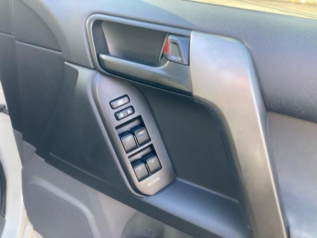 TOYOTA LANDCRUISER PRADO 2011