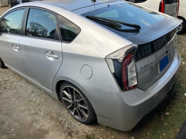 TOYOTA PRIUS 2012