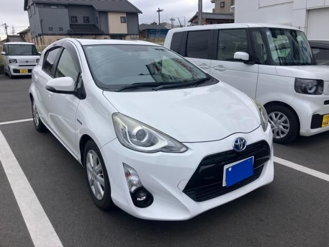 TOYOTA AQUA 2015