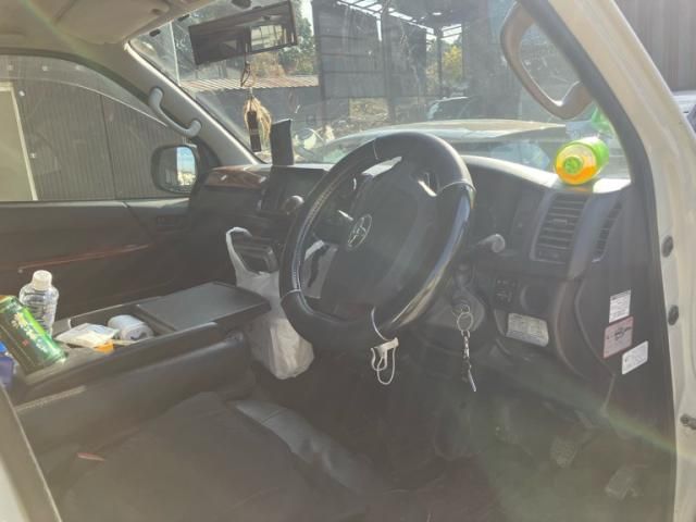 TOYOTA HIACE van 4WD 2014