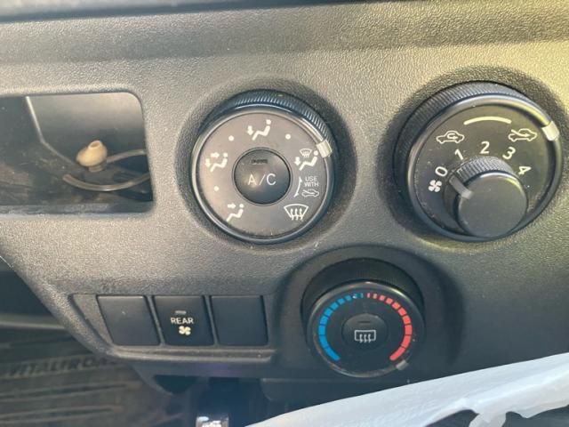 TOYOTA HIACE van 4WD 2014