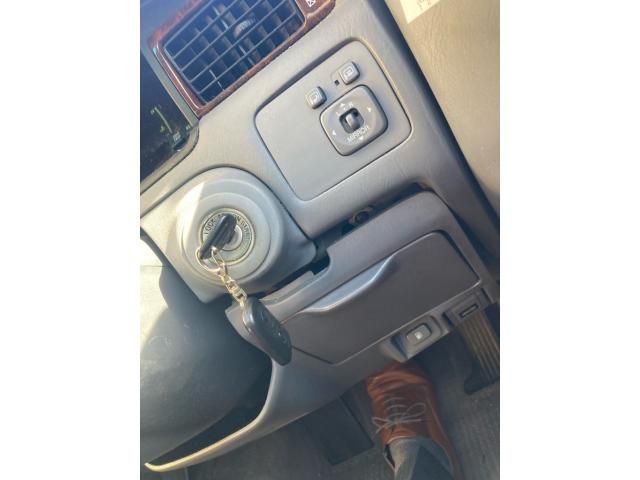 TOYOTA CROWN MAJESTA 1998