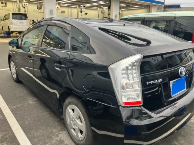 TOYOTA PRIUS 2010