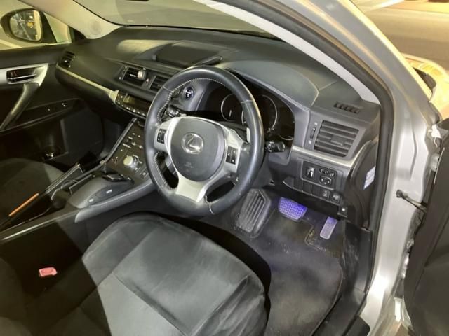 TOYOTA LEXUS CT200h 2012