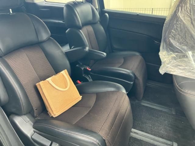 NISSAN ELGRAND 2011