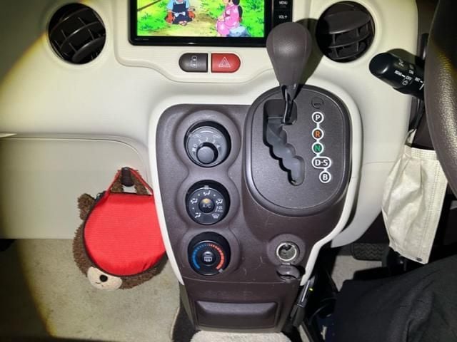 TOYOTA PORTE 4WD 2015