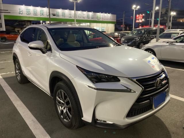 TOYOTA LEXUS NX300h 2016