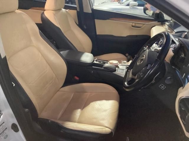 TOYOTA LEXUS NX300h 2016