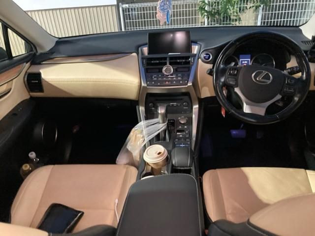 TOYOTA LEXUS NX300h 2016