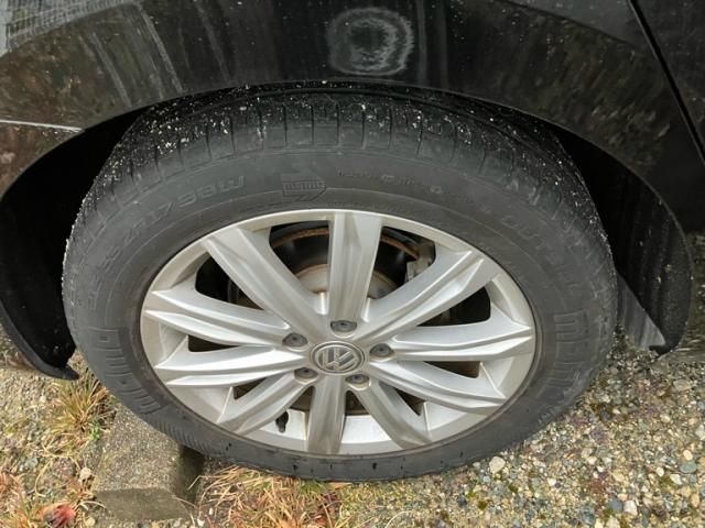 VOLKSWAGEN VOLKSWAGEN GOLF TOURAN 2017