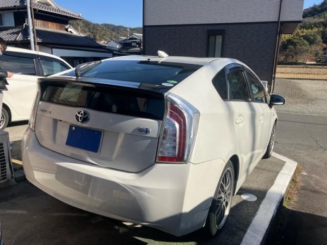 TOYOTA PRIUS 2013