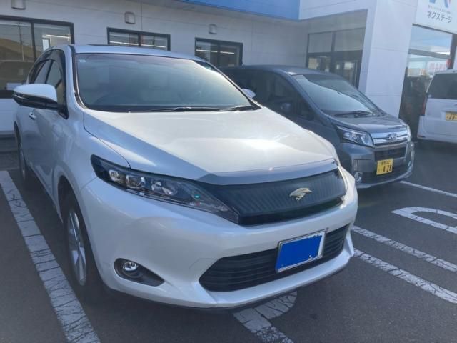 TOYOTA HARRIER 4WD 2015