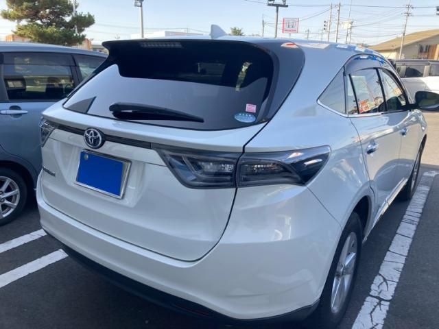 TOYOTA HARRIER 4WD 2015