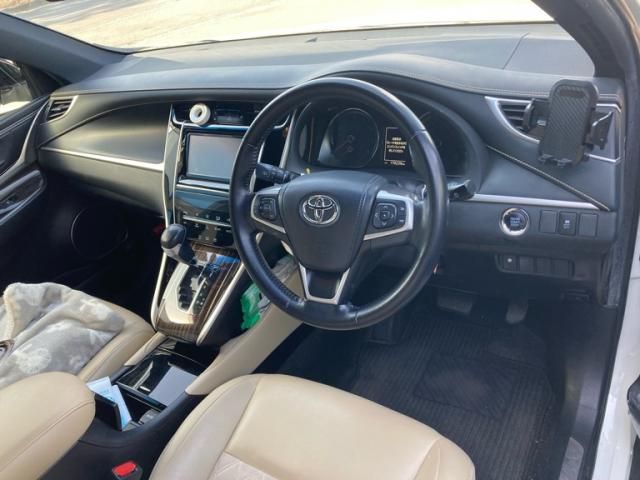 TOYOTA HARRIER 4WD 2015